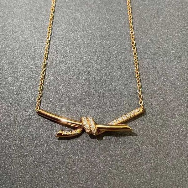 high-quality v gold tiffay knot tnot necklace women's 18k rose thick hand set diamond gaogaoyi gu ailing same clavicle chain, Golden;silver
high-quality v gold tiffay knot tnot necklace women's 18k rose thick hand set diamond gaogaoyi gu ailing same clavicle chain, Golden;silver