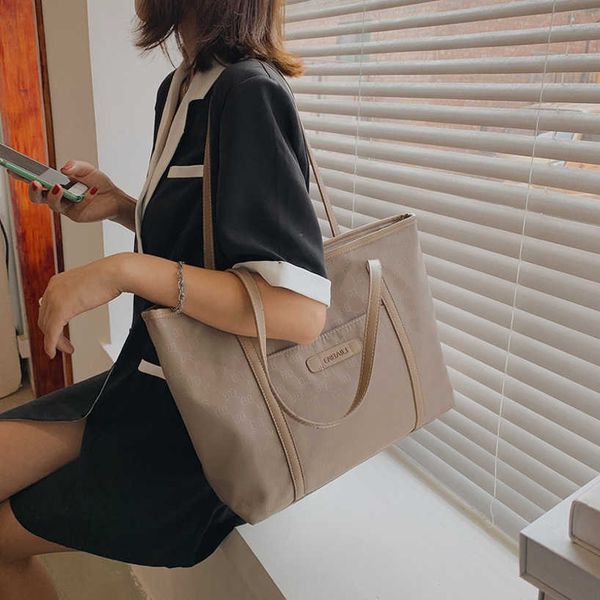 luxury designer 2023 new ladies bags simple oxford shoulder waterproof large capacity canvas tote women's handbag fashion crossbody han
luxury designer 2023 new ladies bags simple oxford shoulder waterproof large capacity canvas tote women's handbag fashion crossbody han