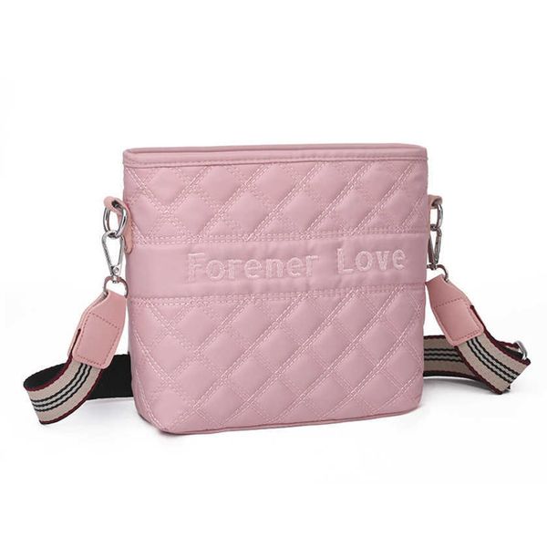 2023 new luxury fashion handbags women's rhombus embroidery small square casual bucket single shoulder diagonal bag shoulder tote bags
2023 new luxury fashion handbags women's rhombus embroidery small square casual bucket single shoulder diagonal bag shoulder tote bags