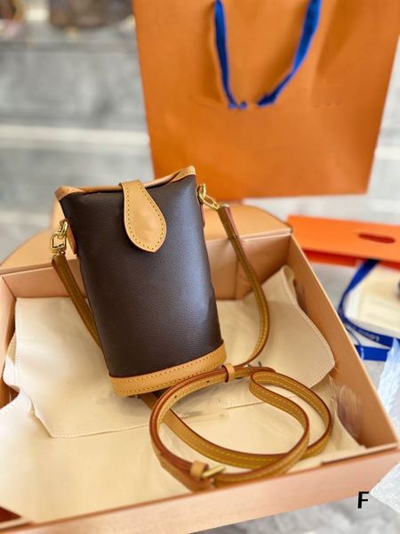 designer luxury wallet cross body bag classic duffle purse shoulder bags vintage handbag strap pouch pochette mini nano bag 19cm*10cm, Red;black
designer luxury wallet cross body bag classic duffle purse shoulder bags vintage handbag strap pouch pochette mini nano bag 19cm*10cm, Red;black