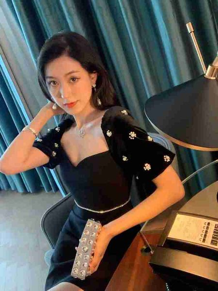 casual dresses designer shenzhen nanyou high-end spring and summer new pearl flower velvet bubble sleeve temperament dress ea04, Black;gray
casual dresses designer shenzhen nanyou high-end spring and summer new pearl flower velvet bubble sleeve temperament dress ea04, Black;gray