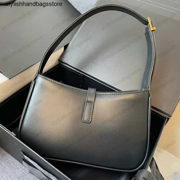 totes 2022 winter new premium texture shoulder bag leather y ladies messenger classic luxury brand flap small square underarm y2211
totes 2022 winter new premium texture shoulder bag leather y ladies messenger classic luxury brand flap small square underarm y2211