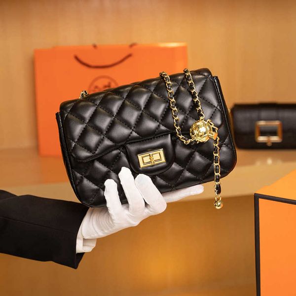 2023 new luxury fashion handbags small popular women's korean metal single-shoulder diamond chain bag shoulder tote bags for women
2023 new luxury fashion handbags small popular women's korean metal single-shoulder diamond chain bag shoulder tote bags for women