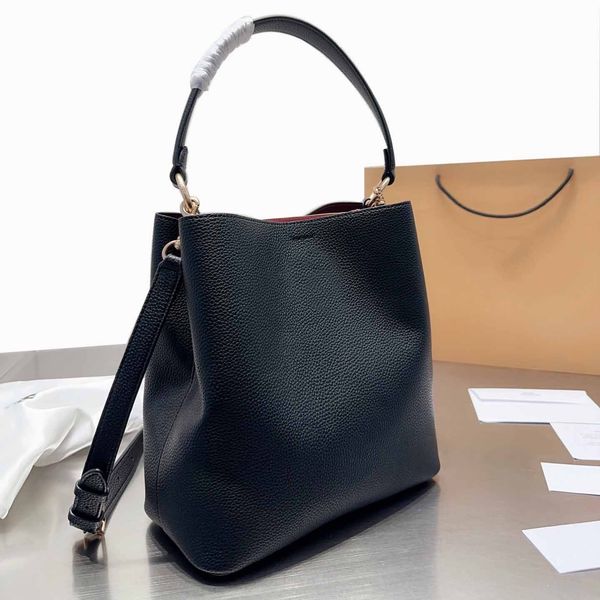 large capacity lychee genuine leather town bucket bag daily work travel women crossbody shoulder bag zipper hasp handbag fashion miss luxury
large capacity lychee genuine leather town bucket bag daily work travel women crossbody shoulder bag zipper hasp handbag fashion miss luxury