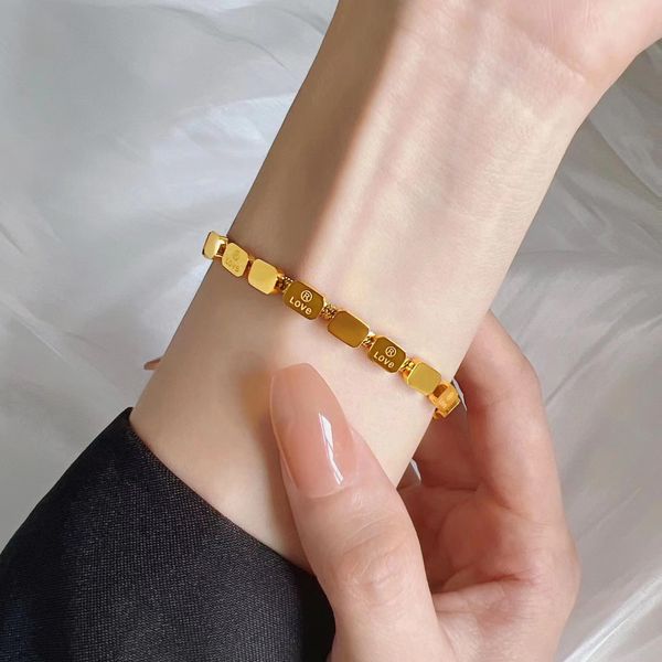 Designer four-flower bracelet Women's bracelet Fashion simple five-flower fritillary good luck four-flower titanium steel bracelet Valentine's Day
Designer four-flower bracelet Women's bracelet Fashion simple five-flower fritillary good luck four-flower titanium steel bracelet Valentine's Day