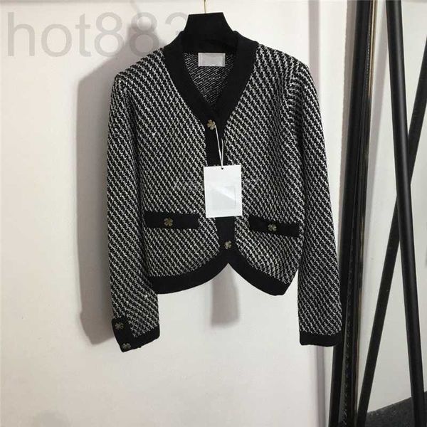 women's sweaters designer women knits with letter crystal button girls milan runway crop shirt high end oblique stripe long sleeve uk8, White;black
women's sweaters designer women knits with letter crystal button girls milan runway crop shirt high end oblique stripe long sleeve uk8, White;black