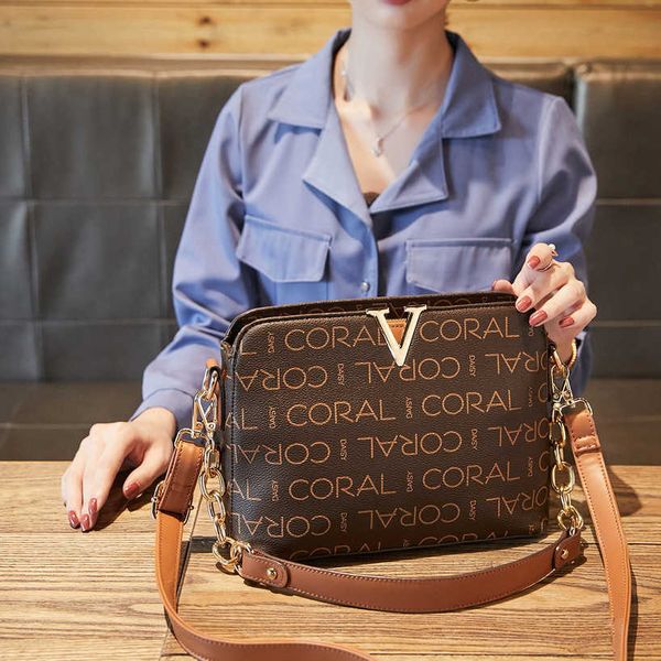 luxury designer 2023 new ladies bags capacity one shoulder crossbody women's bag fashion crossbody handbags
luxury designer 2023 new ladies bags capacity one shoulder crossbody women's bag fashion crossbody handbags