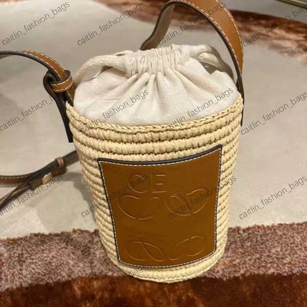 new 23ss designer women's bag brand straw hollowed tote bag fashion paper woven bag summer beach handbag bucket bag
new 23ss designer women's bag brand straw hollowed tote bag fashion paper woven bag summer beach handbag bucket bag
