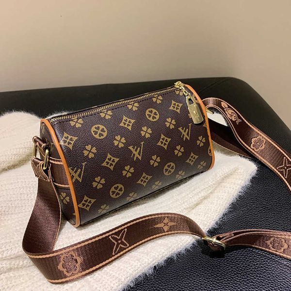 60% off crossbody bags for women bag women's simple single shoulder messenger style pillow bags fashion designer handbags luxury
60% off crossbody bags for women bag women's simple single shoulder messenger style pillow bags fashion designer handbags luxury