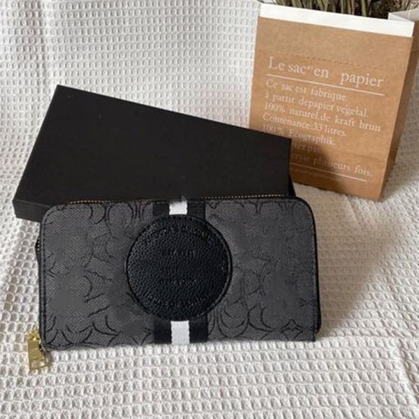 brand women's wallets winter plush grils letter embroidery fashion old pattern zipper wrist men bag men's and women's wallet,, Red;black
brand women's wallets winter plush grils letter embroidery fashion old pattern zipper wrist men bag men's and women's wallet,, Red;black