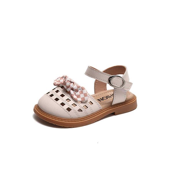 2023 summer 1 girls' baotou hollow sandals korean chil1en's princess shoes anti-slip soft sole beach shoes, Black
2023 summer 1 girls' baotou hollow sandals korean chil1en's princess shoes anti-slip soft sole beach shoes, Black