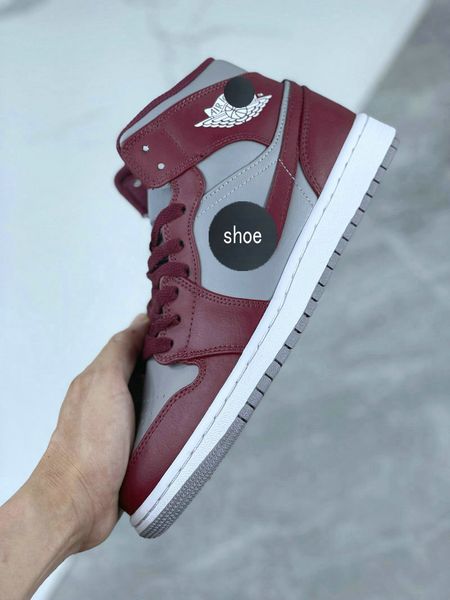 retro sports shoes 2023 new 1 mid team red white men/women/kids basketball shoes 1s mid gym red panda youth gs big boy basketball sneakers
retro sports shoes 2023 new 1 mid team red white men/women/kids basketball shoes 1s mid gym red panda youth gs big boy basketball sneakers