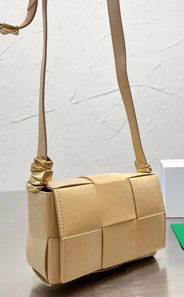 gold bags chain shoulder leather designer bag lady single wallets woven handbags women fashion claic cross body totes purses popular 2023
gold bags chain shoulder leather designer bag lady single wallets woven handbags women fashion claic cross body totes purses popular 2023