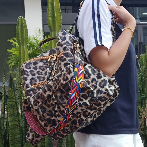 school bags fashion women's backpacks contrast female backpack designer antitheft girls large capacity travel 230227
school bags fashion women's backpacks contrast female backpack designer antitheft girls large capacity travel 230227