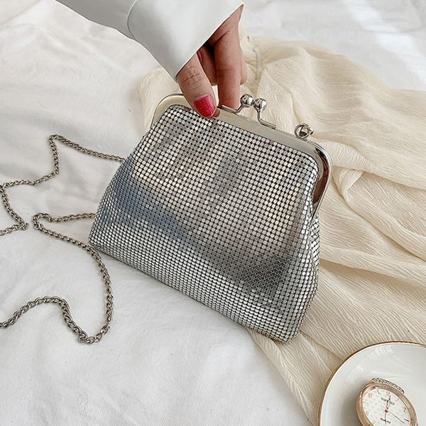 evening bags aluminum evening bag fashion personality bag simple wild crossbody small bag chic chain one-shoulder clip bag 230227
evening bags aluminum evening bag fashion personality bag simple wild crossbody small bag chic chain one-shoulder clip bag 230227