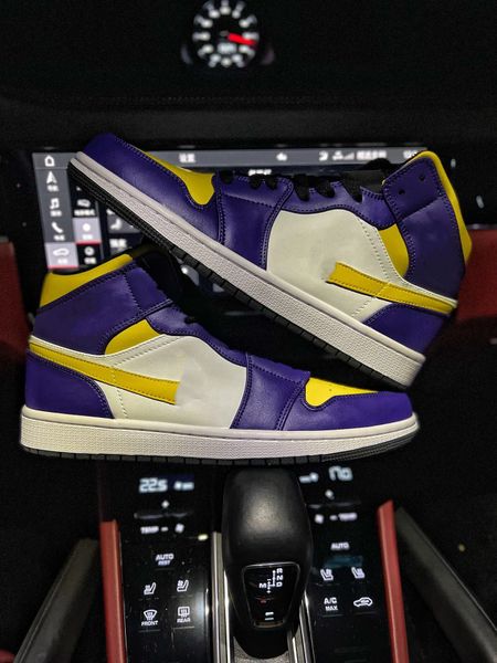 wholesale girls boys athletics jumping 1 basketball shoes jumpman 1s mid lakers (2022) purple white-yellow-black walking designer sneakers
wholesale girls boys athletics jumping 1 basketball shoes jumpman 1s mid lakers (2022) purple white-yellow-black walking designer sneakers