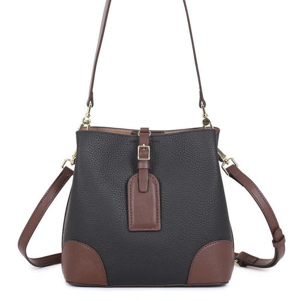 genuine leather bag women's bucket bag versatile large capacity autumn and winter new fashion advanced sense commuter single shoulder
genuine leather bag women's bucket bag versatile large capacity autumn and winter new fashion advanced sense commuter single shoulder