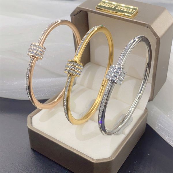 gold chain bracelet luxury designer charm titanium steel diamond bracelet micro-set zircon bracelet anniversary gift, Black
gold chain bracelet luxury designer charm titanium steel diamond bracelet micro-set zircon bracelet anniversary gift, Black