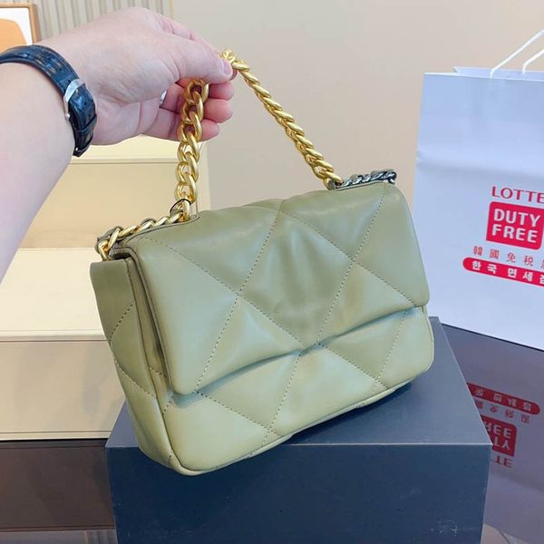 metal handle large capacity women classic shoulder bag lambskin leather quilted crossbody bag luxury designer handbags trend card holder sac
metal handle large capacity women classic shoulder bag lambskin leather quilted crossbody bag luxury designer handbags trend card holder sac