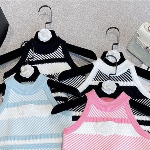 Image of French brand designer Women&#039;s Sweaters Knits Vest Round neck embroidery letter 2C Sweaters Pullover Tops Fashion design Sleeveless Knitted Channel yoga Sports vest