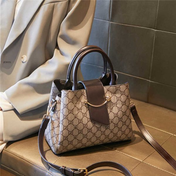 2023 new luxury fashion handbags versatile large capacity handbag crossbody women's shoulder bag shoulder tote bags for women
2023 new luxury fashion handbags versatile large capacity handbag crossbody women's shoulder bag shoulder tote bags for women