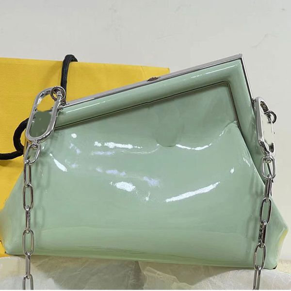 women handbag wallet evening bags clip clutch bag chains patent leather cross body bags shoulder handbags metal hardware hasp removable stra
women handbag wallet evening bags clip clutch bag chains patent leather cross body bags shoulder handbags metal hardware hasp removable stra