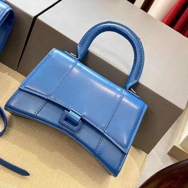 7a designer hourglass bag women's shoulder s handbag alligator print vintage handheld clamshell wallet premium leather crossbody bag fo
7a designer hourglass bag women's shoulder s handbag alligator print vintage handheld clamshell wallet premium leather crossbody bag fo