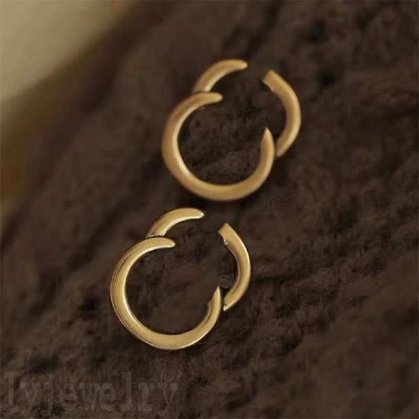women orecchini stud earrings designer for women luxury gold color vintage letter women versatile street trend party anniversary earing man, Golden;silver
women orecchini stud earrings designer for women luxury gold color vintage letter women versatile street trend party anniversary earing man, Golden;silver