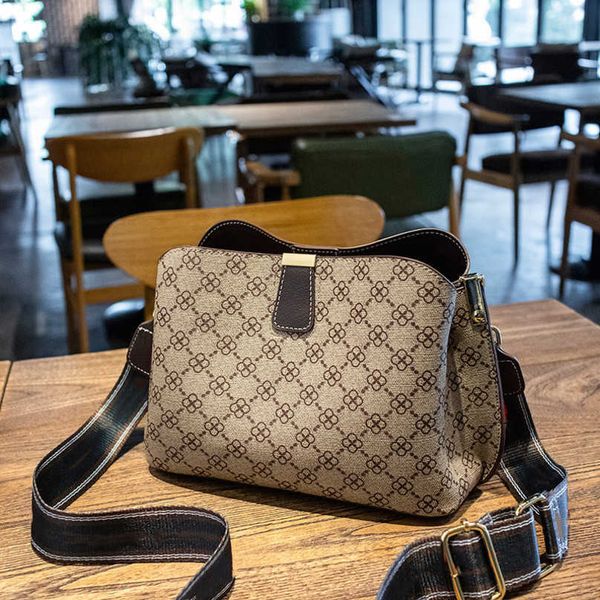 new 2023 fashion brand bags korean cross-body women's red wide shoulder small square bag designer handbags 60% off sale
new 2023 fashion brand bags korean cross-body women's red wide shoulder small square bag designer handbags 60% off sale