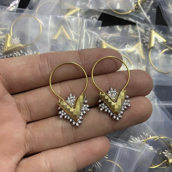 lady fashion earring chandelier designer heart shape hoop and v letter sign luxury earrings high end jewelry for woman multiple optional e-0, Silver
lady fashion earring chandelier designer heart shape hoop and v letter sign luxury earrings high end jewelry for woman multiple optional e-0, Silver