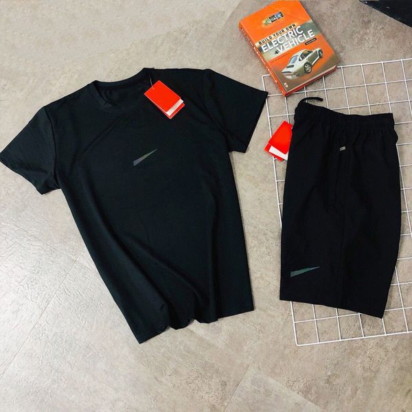 mens tracksuits tshirt sets luxury designer mens womens tshirts tracksuit jogger sportswear summer streetwear pullover sports suit, Gray
mens tracksuits tshirt sets luxury designer mens womens tshirts tracksuit jogger sportswear summer streetwear pullover sports suit, Gray