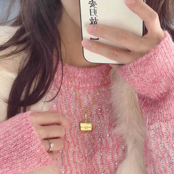 designer celis necklace necklace women's bag 2022 light luxury autumn and winter wear with collarbone chain sweater x74j, Silver
designer celis necklace necklace women's bag 2022 light luxury autumn and winter wear with collarbone chain sweater x74j, Silver