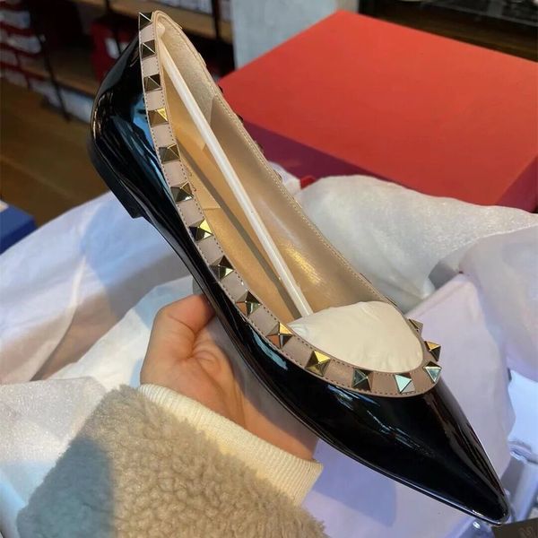 women's flat riveted pointed sandals 2023 summer fashion black nude gold matte genuine leather women's wedding shoes size 34-42
women's flat riveted pointed sandals 2023 summer fashion black nude gold matte genuine leather women's wedding shoes size 34-42