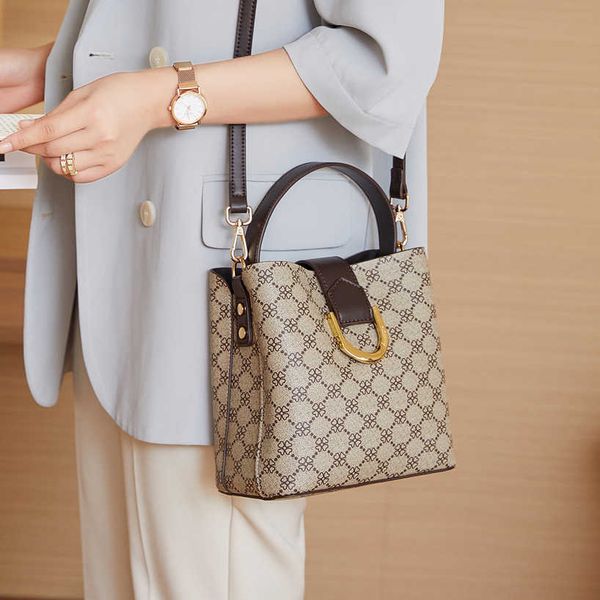 luxury designer 2023 new ladies bags casual shoulder messenger hand bucket bag female fashion crossbody handbags
luxury designer 2023 new ladies bags casual shoulder messenger hand bucket bag female fashion crossbody handbags