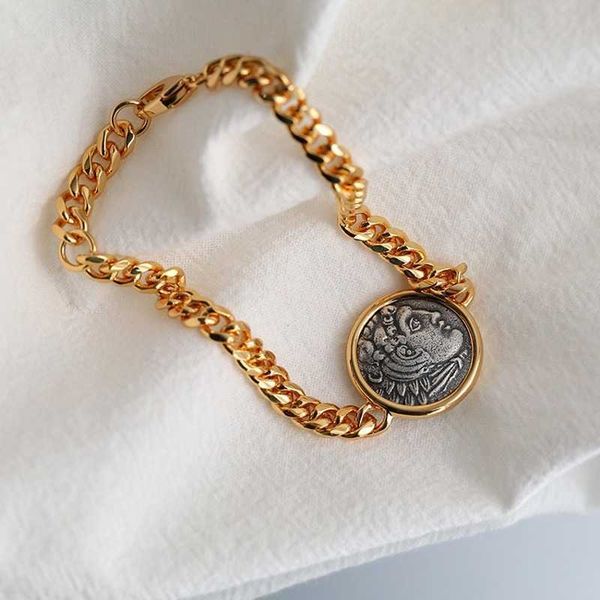 charm bracelets selling famous brand european and american retro roman silver coin bracelet hercules carving 925 silver cuban chain bracelet, Golden;silver
charm bracelets selling famous brand european and american retro roman silver coin bracelet hercules carving 925 silver cuban chain bracelet, Golden;silver