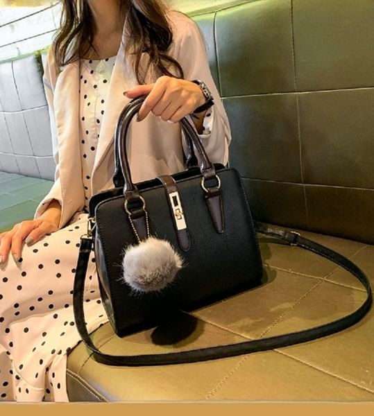 luxurys single crossbody women bags retro plain handbag designer women bag fashionable cluth bags for lady
luxurys single crossbody women bags retro plain handbag designer women bag fashionable cluth bags for lady