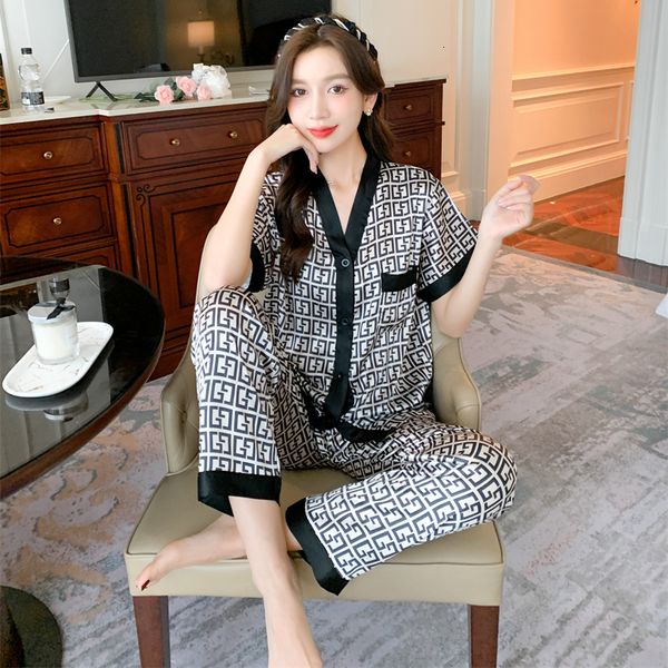 women's sleepwear -5xl plus size luxury silk pajamas for women summer v neck letter print home suit stain pajama set woman sleepwear p, Black;red
women's sleepwear -5xl plus size luxury silk pajamas for women summer v neck letter print home suit stain pajama set woman sleepwear p, Black;red