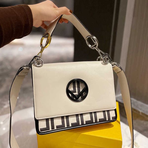 lady baguette designer bag fashion shoulder bags cross body purse women classic letter luxurys handbag brown black messenger bags 230218
lady baguette designer bag fashion shoulder bags cross body purse women classic letter luxurys handbag brown black messenger bags 230218