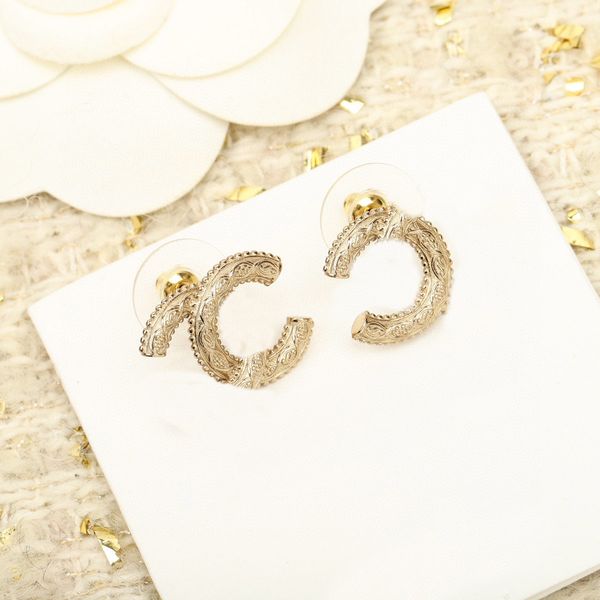 2023 luxury quality charm stud earring in 18k gold plated have box stamp and engrave design ps3318, Golden
2023 luxury quality charm stud earring in 18k gold plated have box stamp and engrave design ps3318, Golden