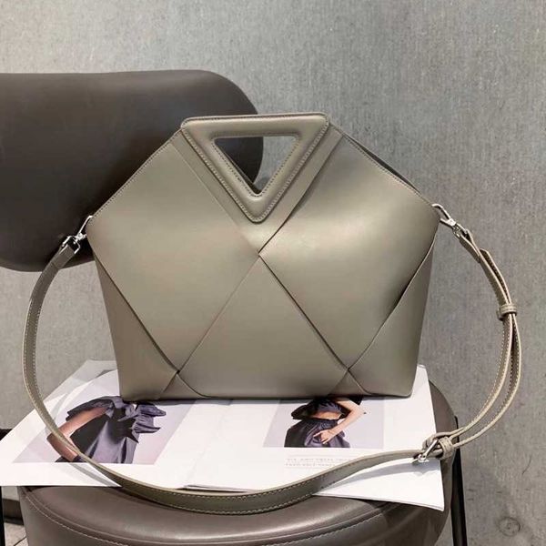 8a original edition bottegs venets point bags price killer bag new large leather tote women's capacity woven hand fashion trend single
8a original edition bottegs venets point bags price killer bag new large leather tote women's capacity woven hand fashion trend single