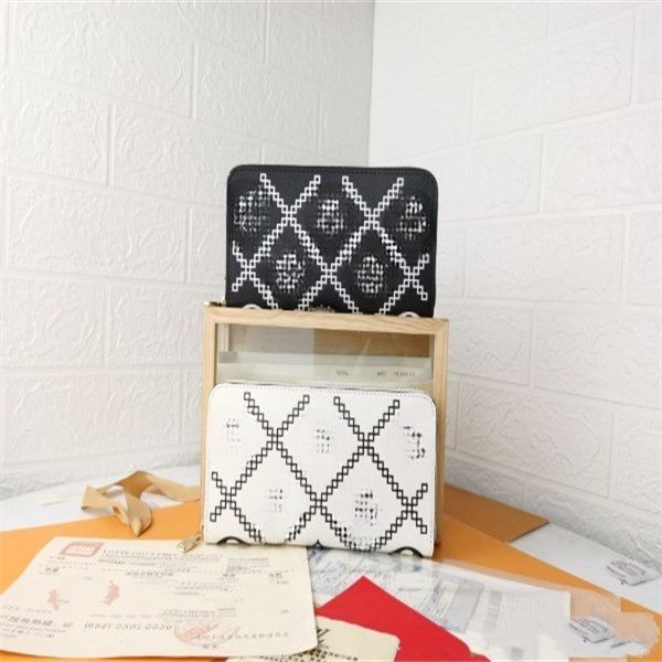 2023 luxury ladies wallet shoulder strap bag designer coin purse cross-body bag clutch bags lvs wallet handbag zipper printing, Red;black
2023 luxury ladies wallet shoulder strap bag designer coin purse cross-body bag clutch bags lvs wallet handbag zipper printing, Red;black