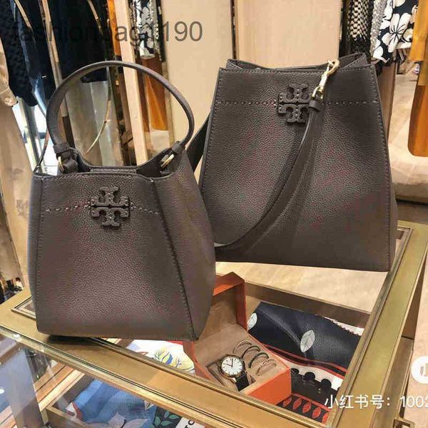 shoulder torys handbags 2023 designer bucket bag autumn winter leather deformed large capacity portable mini women's zv1a
shoulder torys handbags 2023 designer bucket bag autumn winter leather deformed large capacity portable mini women's zv1a