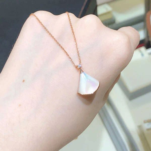 jewelry divas dream necklaces designers fan shape necklace diamonds white pink green chalcedony small skirt female elegant jewelry for women, Silver
jewelry divas dream necklaces designers fan shape necklace diamonds white pink green chalcedony small skirt female elegant jewelry for women, Silver
