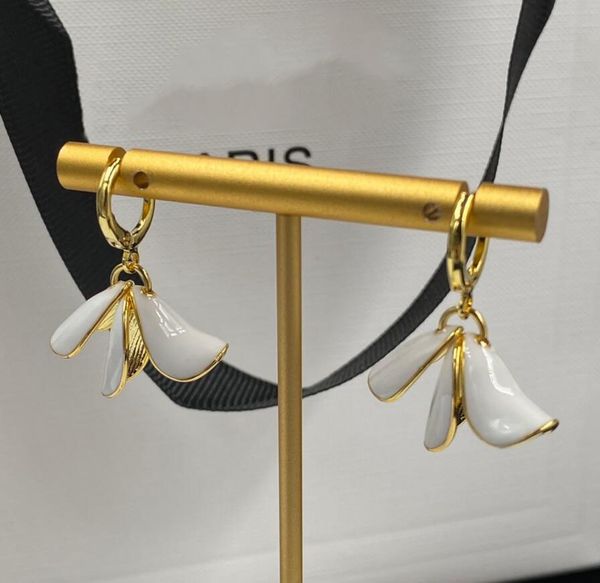 trendy flower dangle earrings aretes orecchini women golden silver hoop classic designer eardrops have stamp with box
trendy flower dangle earrings aretes orecchini women golden silver hoop classic designer eardrops have stamp with box