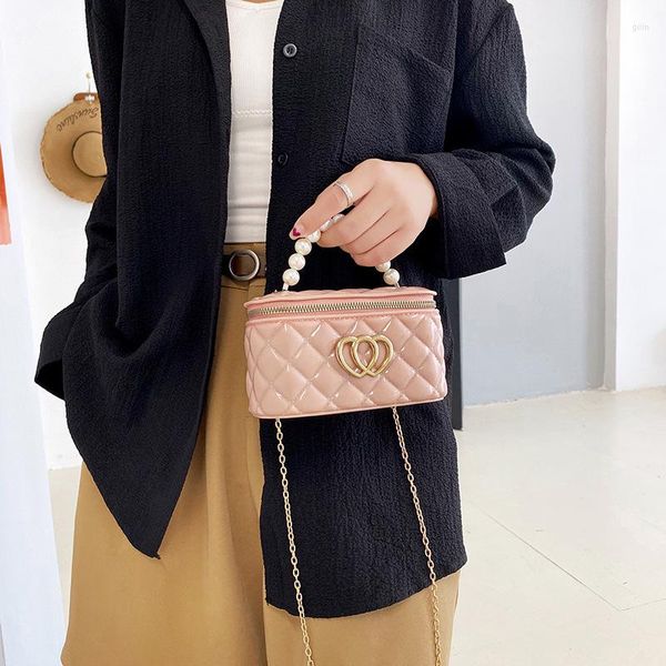 shoulder bags bag women's rectangular pearl hand-held chain cosmetic jelly mobile phone messenger handbag
shoulder bags bag women's rectangular pearl hand-held chain cosmetic jelly mobile phone messenger handbag