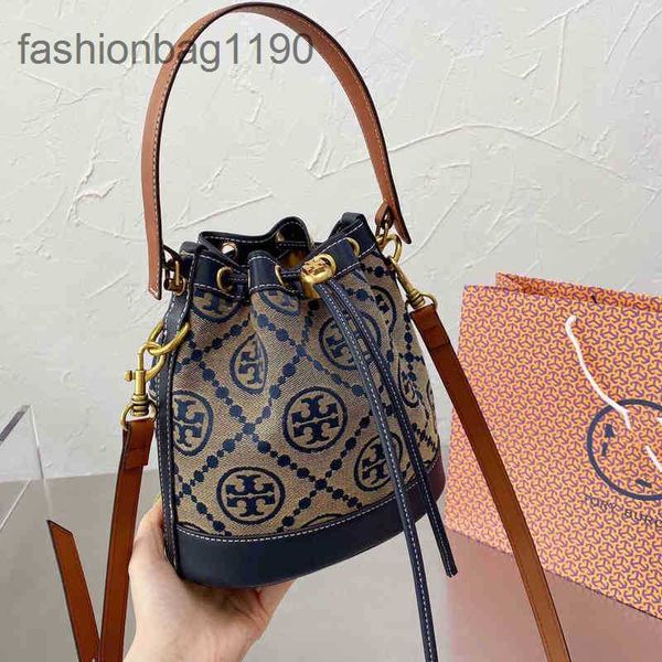 2023 torys shoulder handbags designer bucket bag drawstring women's canvas embroidery old flower star same one messenger 1or6
2023 torys shoulder handbags designer bucket bag drawstring women's canvas embroidery old flower star same one messenger 1or6