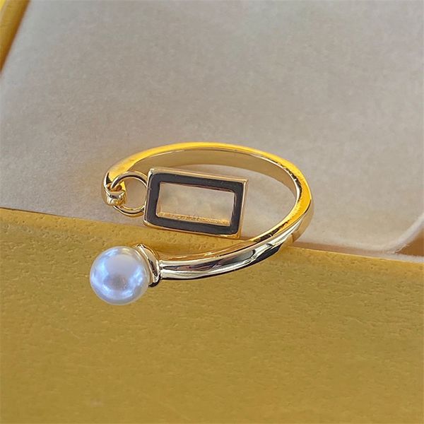 brown hollow rectangle dangle rings women plump large pearl cluster rings gold female arc jewelry, Golden;silver
brown hollow rectangle dangle rings women plump large pearl cluster rings gold female arc jewelry, Golden;silver