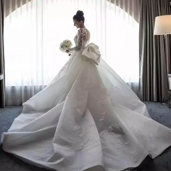 vintage illusion bodice mermaid wedding dresses with detachable removable train sheer wedding dress applique lace mermaid bridal dresses lon, White
vintage illusion bodice mermaid wedding dresses with detachable removable train sheer wedding dress applique lace mermaid bridal dresses lon, White