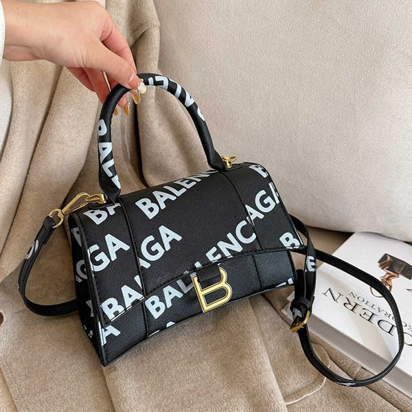 2023 new fashion bags fashionable women's shoulder hand bag shoulder handbags female for sale
2023 new fashion bags fashionable women's shoulder hand bag shoulder handbags female for sale