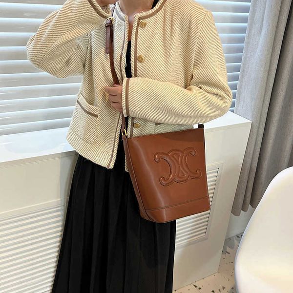 wholesale 50% off designer bags for women bucket large capacity women's bag fashion messenger handbags for sale
wholesale 50% off designer bags for women bucket large capacity women's bag fashion messenger handbags for sale